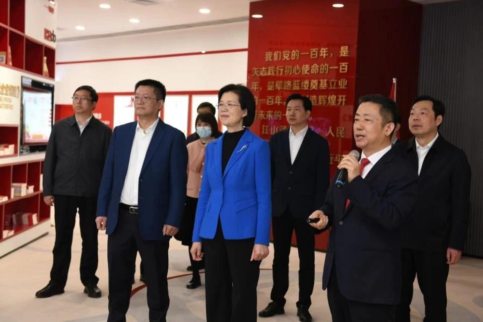 江苏省委常委、组织部部长沈莹调研人生就是博1