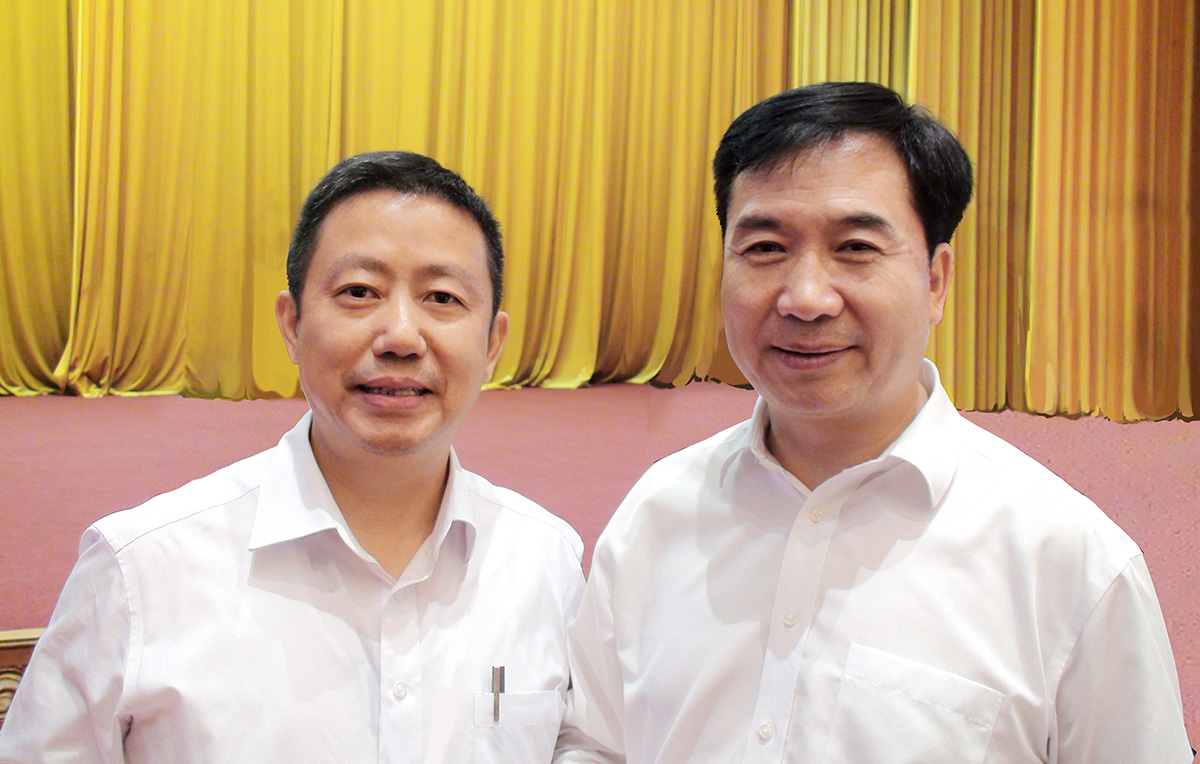 中央政治局常委、中央纪律检查委员会书记李希与周海江合影